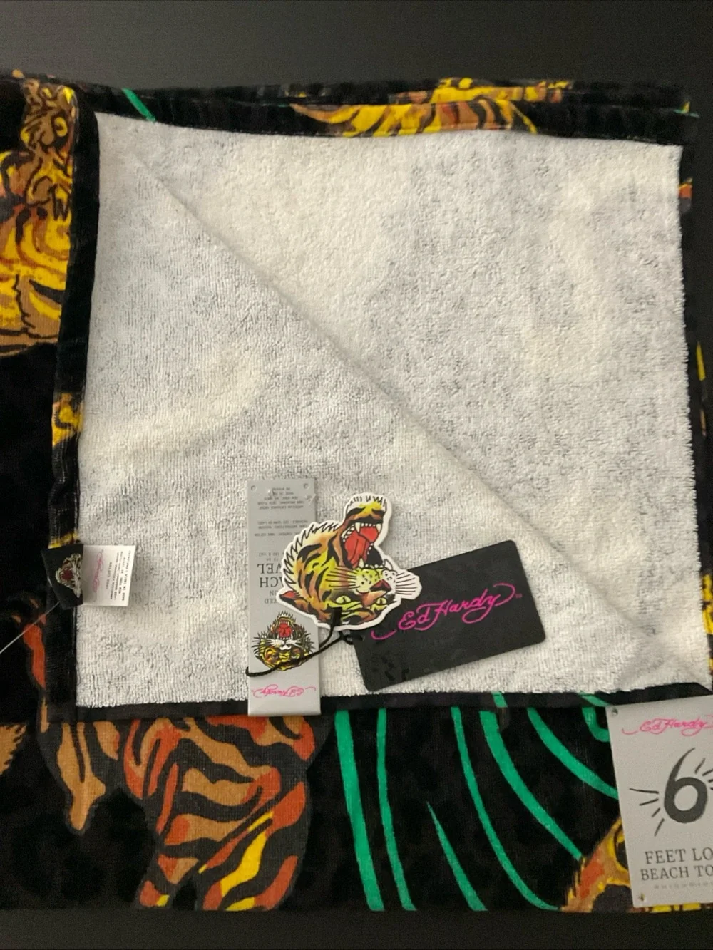 ED HARDY DESIGNS BLACK STRIPED TIGERS PRINT BEACH TOWEL 6 FEET 36x72” NWT